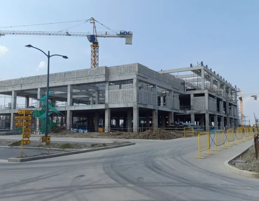 Ayala Malls Vermosa — 40,000 m² — photograph