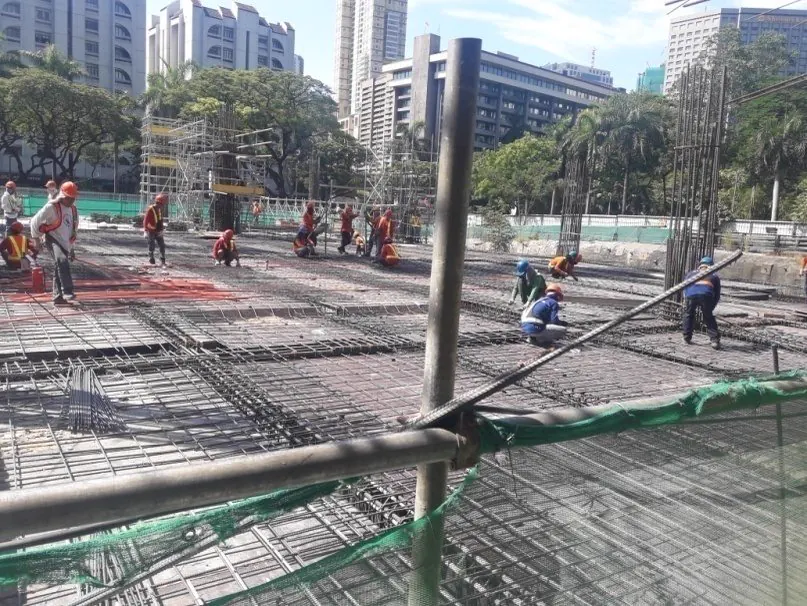 Ayala Triangle Garden Tower — photograph
